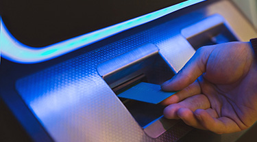 お振込みの他、現金支払もご利用いただけます。